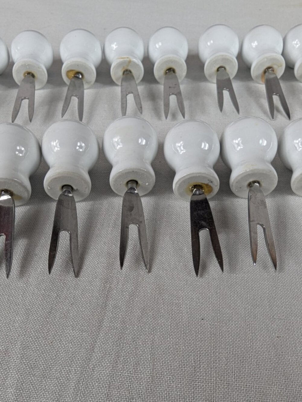 Vintage Porcelain Corn Cob Holders Hors d'oeuvres Appetizers Cheese Picks - 16 - Picture 3 of 8